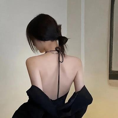睡沙发的人